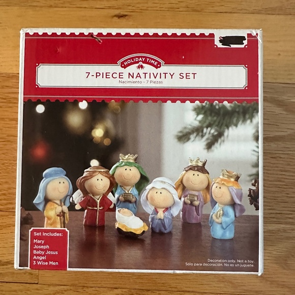 Nativity Set Holiday Time 7-Piece Child Like Figures - Picture 8 of 10